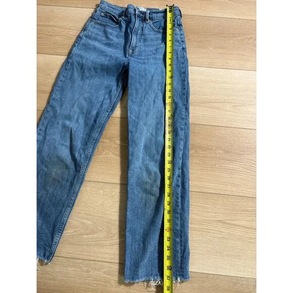 EVERLANE Women's High Waisted Straight Leg Jean 26 Regular Blue Denim Raw Hem - Picture 2 of 10